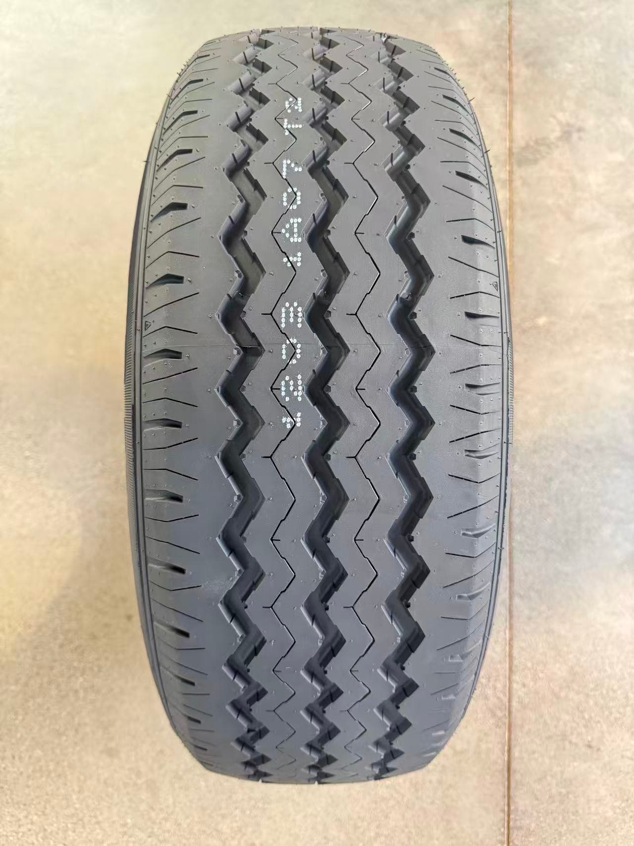 Understanding Zigzag Tread Patterns in Commercial Tires